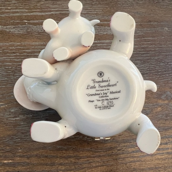 Grandmas little sweetheart musical turtle box - Picture 4 of 4